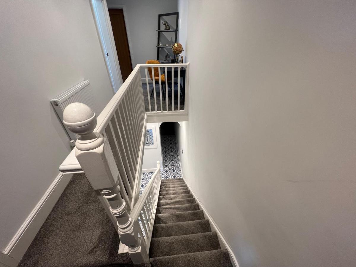 Luxury 2 Bed Apartment Great Location Stoke-on-Trent Экстерьер фото
